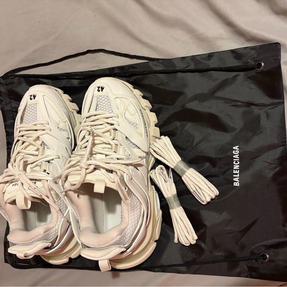 Balenciaga Cream Sneakers with Black Dust Bag